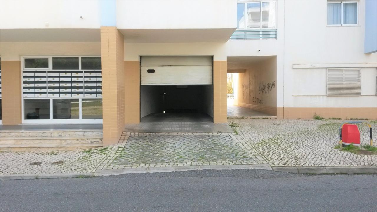 COLINA FÉRIAS- Garagem&WIFI Quarteira Esterno foto